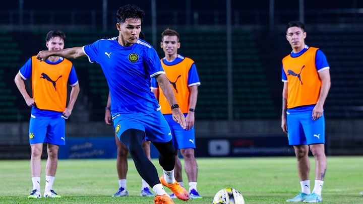 Bóng đá Malaysia sau cú sốc gian lận quốc tịch: Chỉ còn 4 cầu thủ nhập tịch đá với Lào