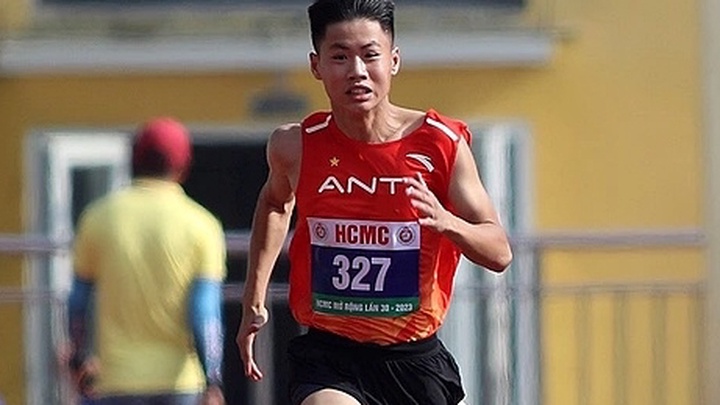 "Vua tốc độ U18" Lâm Quang Huy cùng đội hình tiếp sức nam nữ 4x100m CAND phá kỷ lục khó tin