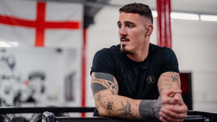 Tom Aspinall bị nghi “gài fan" với video sparring gây tranh cãi trước UFC 321