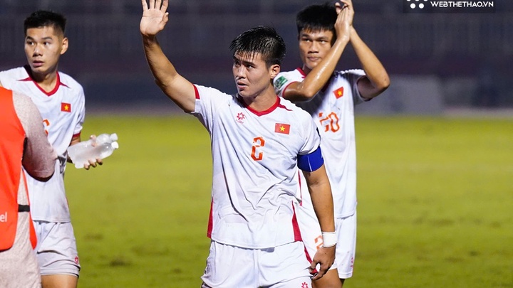 Việt Nam thăng hạng mạnh mẽ nhưng vẫn bị Thái Lan bỏ xa trên BXH FIFA