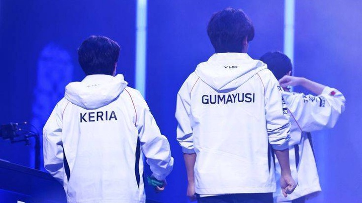 Kết quả CKTG 2025 hôm nay 15/10: T1 đại thắng FLY, 100 Thieves gây sốc trước BLG