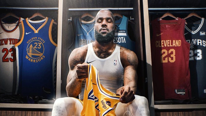 LeBron James có thể yêu cầu ra đi vào giữa mùa giải NBA 2025-26?