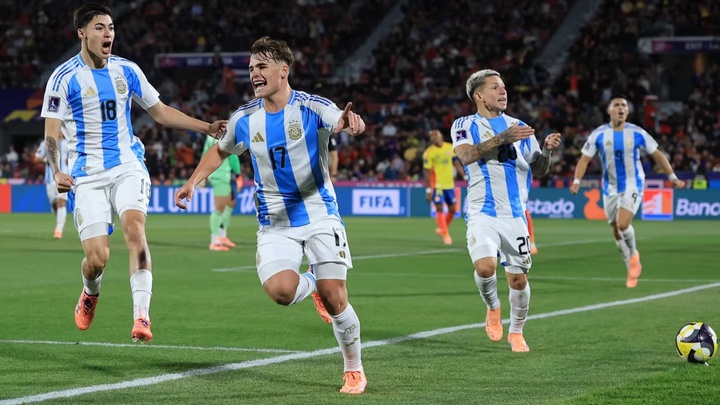 Đồng đội mới của Messi trở thành người hùng của U20 Argentina lọt vào chung kết