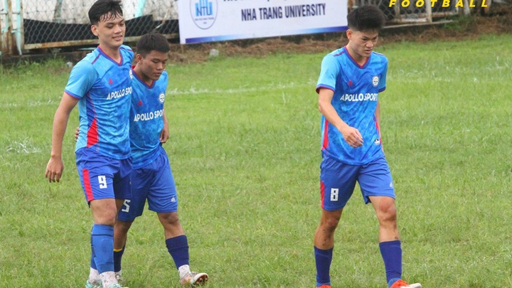 Trường ĐH Kinh tế - ĐH Huế và Trường ĐH Luật chia tay giải bằng trận đấu đẹp