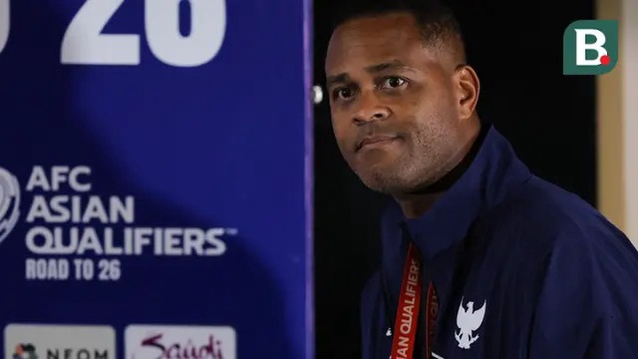 HLV Kluivert bị sa thải, toàn bộ BHL người Hà Lan cũng "bay ghế"