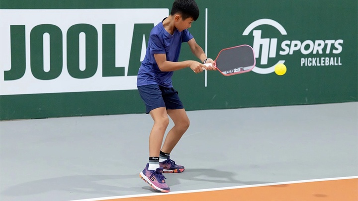 Tay vợt nhí Huỳnh Phúc Khang nhận vé dự giải vô địch Pickleball thế giới 2025