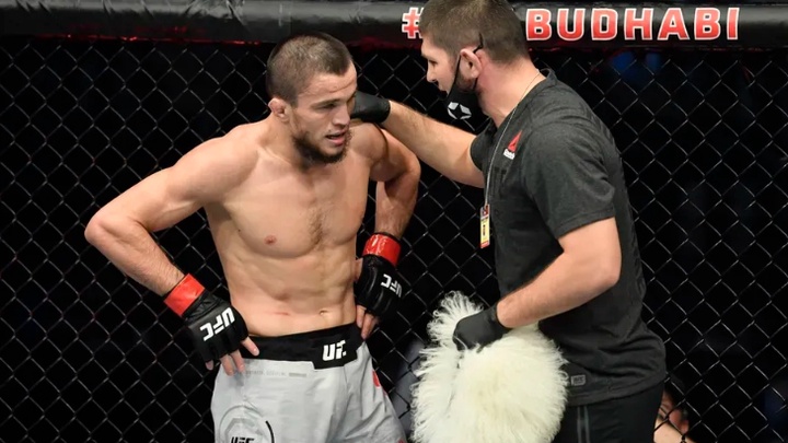 Umar Nurmagomedov trải qua "cơn điên" của Khabib trước thềm UFC 321