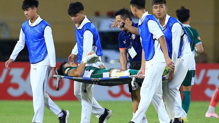 Thủ môn Bùi Tiến Dũng chấn thương nặng ngay trong ngày tái xuất V.League