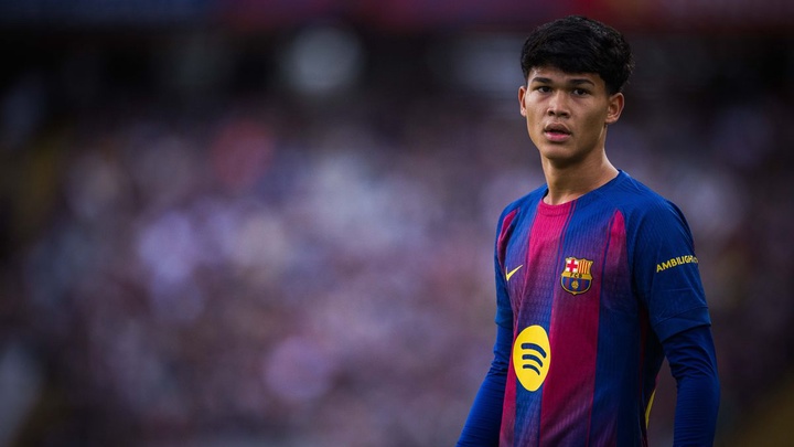 Sao 17 tuổi gốc Philippines tỏa sáng trong trận ra mắt Barcelona tại Champions League