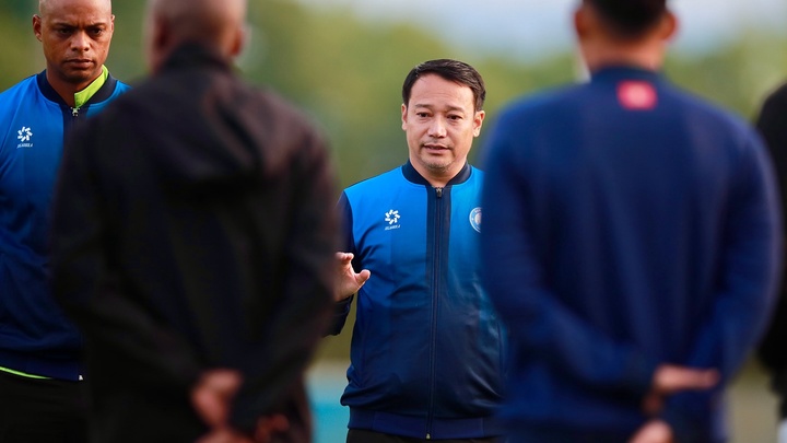 Rộ tin HLV Vũ Hồng Việt chia tay CLB Nam Định