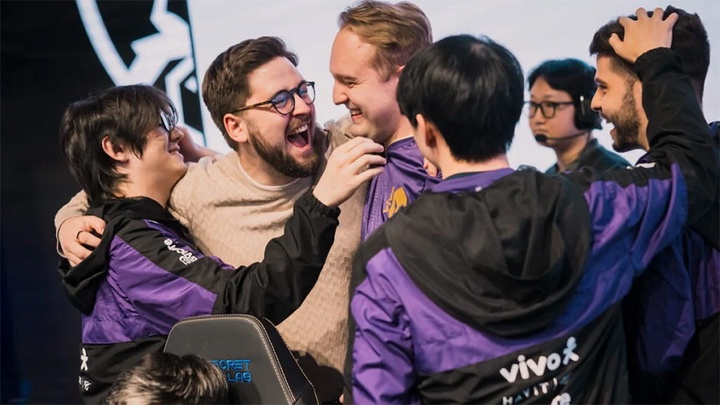 Kỳ CKTG khó tin của Vivo Keyd Stars: BỊ cô lập, chỉ có 2 ngày chuẩn bị tước khi thi đấu