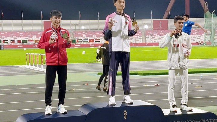 Bùi Tuấn Tú bứt tốc vòng cuối khó tin giành HCB điền kinh Đại hội Thể thao Trẻ châu Á