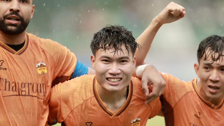 Cú sốc ở Pleiku: HAGL hạ Thể Công Viettel, thoát khỏi đáy bảng