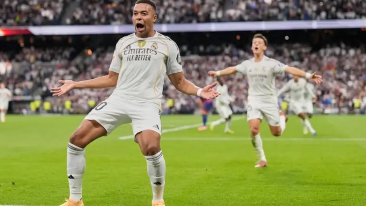 Ghi bàn ở Siêu kinh điển, Mbappe trở thành "quái thú trắng" của Barcelona