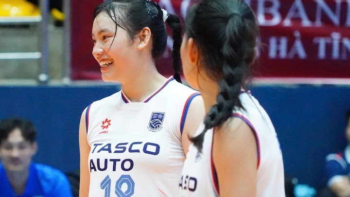 Hà Nội Tasco Auto lội ngược dòng giành ngôi đầu bảng C VCK bóng chuyền hạng A