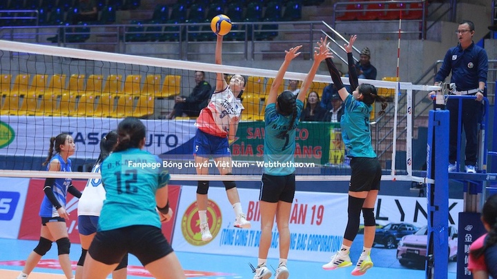 Hà Nội Tasco Auto huỷ diệt đối thủ, giành tấm vé vào bán kết giải bóng chuyền hạng A 2025