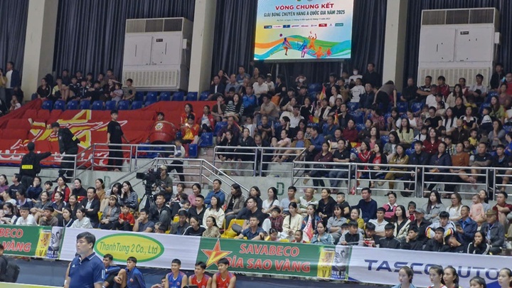 Sức hút đặc biệt của bóng chuyền với người hâm mộ Hà Tĩnh