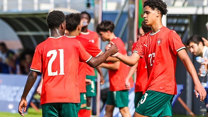 Con trai Cristiano Ronaldo ghi bàn thắng đầu tiên cho đội U16 Bồ Đào Nha