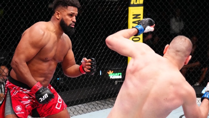 Waldo Cortes-Acosta ngược dòng từ cú chọc mắt, thách thức Tom Aspinall