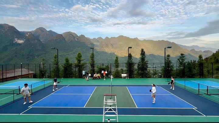 Pickleball giữa mây trời - trải nghiệm du lịch mới cho người mê vận động