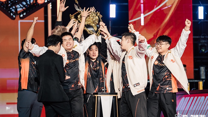 Những dư âm sau chức vô địch nghẹt thở của Team Flash tại ĐTDV Mùa Đông 2025