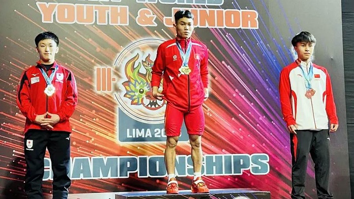 Lực sỹ trẻ đội tuyển cử tạ Việt Nam dẫn đầu danh sách nhận huân chương lao động