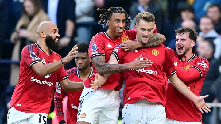 Thoát hiểm ở phút 90+6, MU lặp lại điều kỳ lạ của Man City sau 13 năm