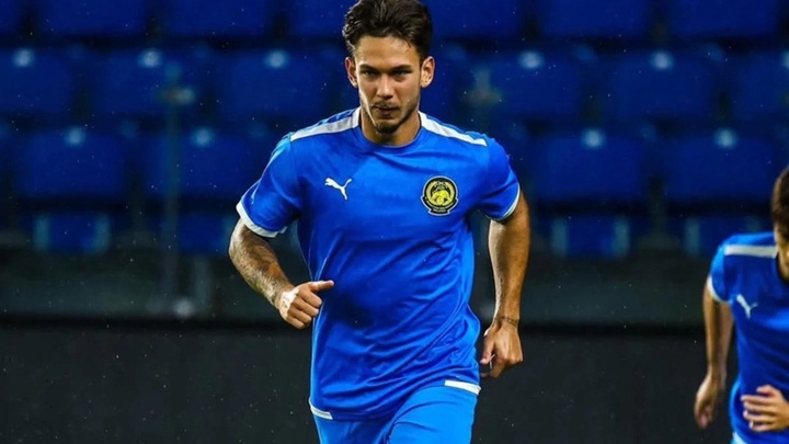 Nỗi đau tận cùng của cầu thủ nhập tịch Malaysia: Bị FIFA cấm, hai CLB đồng loạt “quay lưng”