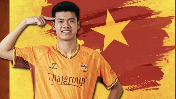 Trung vệ 18 tuổi giúp HAGL thoát thua phút 100