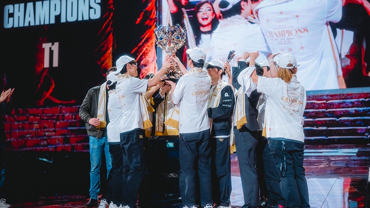 Tin chuyển nhượng LMHT 11/11: 2 thành viên T1 sắp trở thành tuyển thủ tự do