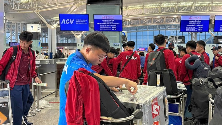 Lý do U22 Việt Nam chia thành nhiều nhóm sang Trung Quốc đá giao hữu