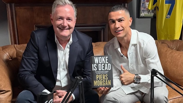 Cristiano Ronaldo gây choáng với đồng hồ kim cương 1,1 triệu bảng