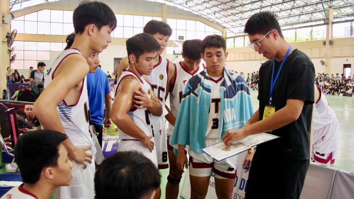 HLV Hiếu Cao: Hành trình 4 năm xây dựng "cỗ máy" UTC chinh phục Giải bóng rổ sinh viên toàn quốc