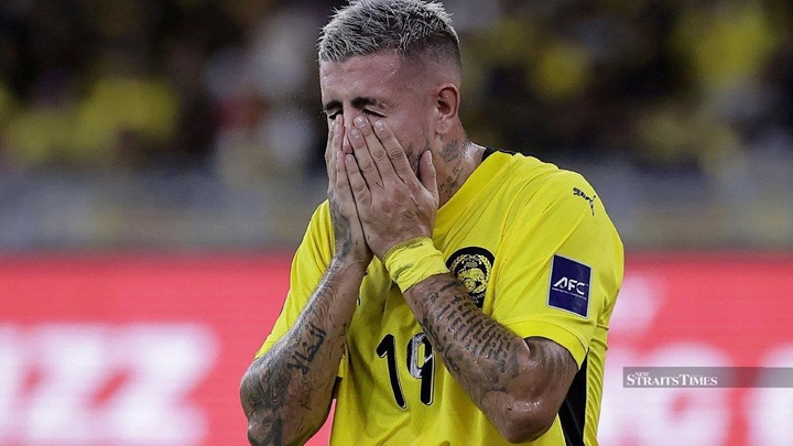 Nỗi đau xé lòng của cầu thủ nhập tịch Malaysia: Bị CLB Colombia cắt hợp đồng sau án phạt FIFA
