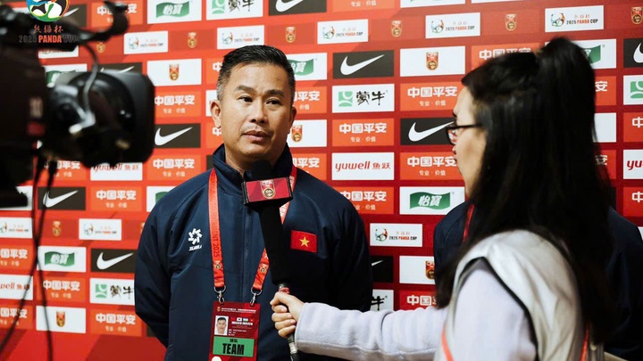 Sau chiến thắng trước Trung Quốc, HLV Đinh Hồng Vinh nói điều khiến ông hài lòng nhất