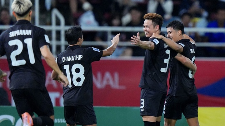 “Lão tướng” Chanathip và Theerathon tỏa sáng, Thái Lan thắng vất vả ngày ra mắt HLV mới