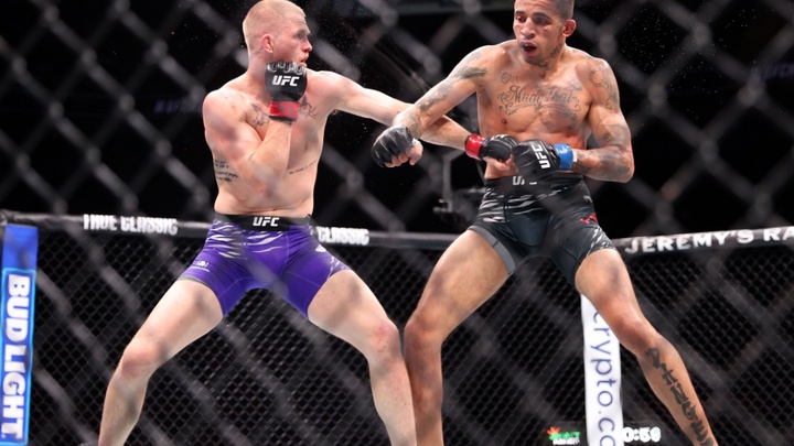 Carlos Prates: Tôi có thể vượt mặt Ian Garry nhờ chiến thắng ở UFC 322