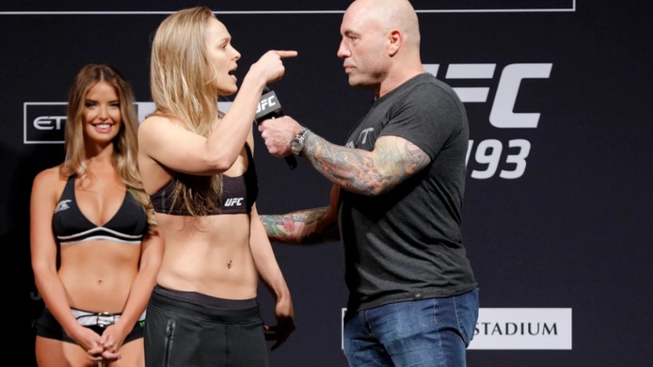Joe Rogan so sánh Ronda Rousey "như pitbull" sau khi bị chỉ trích
