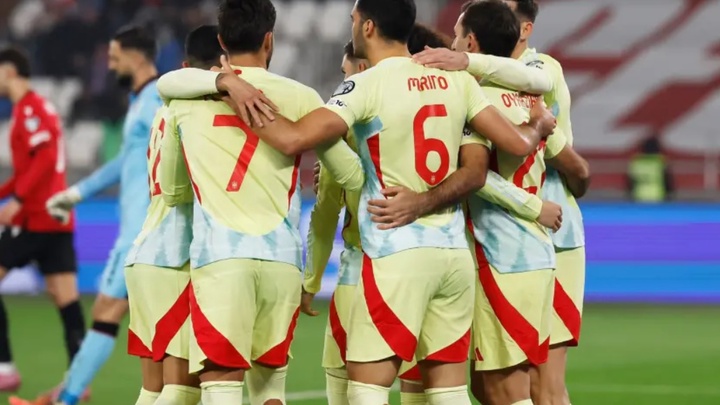 Tây Ban Nha nhắm tới mục tiêu phá kỷ lục thế giới của tuyển Ý