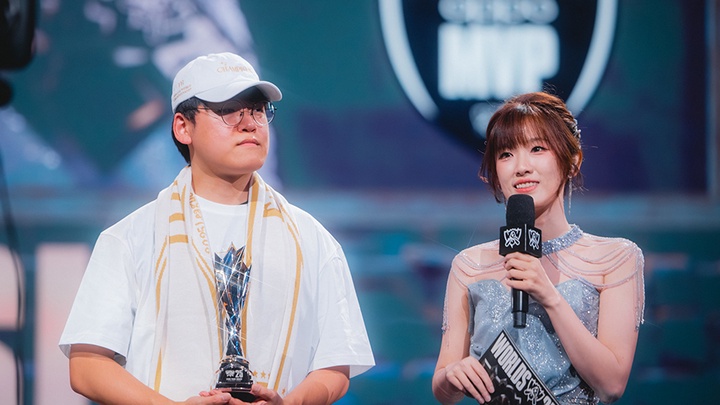 Tin chuyển nhượng LMHT 16/11: T1 từ bỏ Gumayusi, chiêu mộ Viper? Uzi về IG?