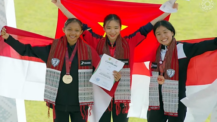 Lương Thị Khan bảo vệ thành công HCV 3.000m nữ giảI Vô địch Điền kinh Trẻ Đông Nam Á 2025