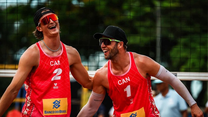 Schachter & Pickett có chiến thắng đầu tiên, Capogrosso tiếp tục bất bại tại bảng K Giải bóng chuyền bãi biển nam FIVB