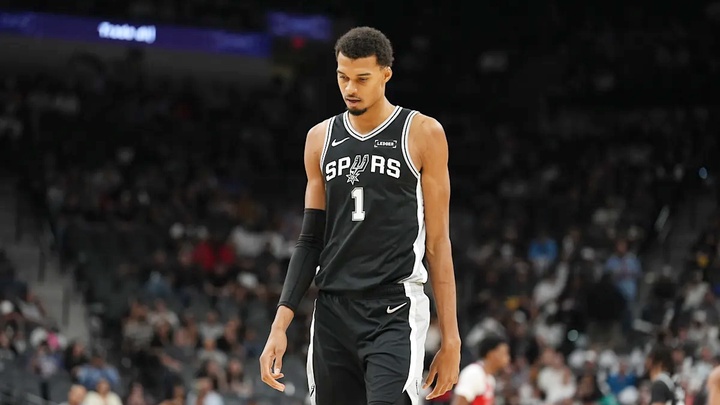 Victor Wembanyama chấn thương và nguy cơ mất nhiều danh hiệu NBA cao quý