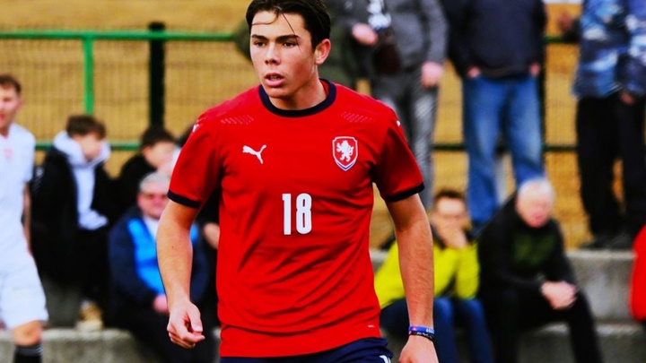 Con trai Buffon ghi 6 bàn thắng trong 3 trận với tuyển U19 CH Séc