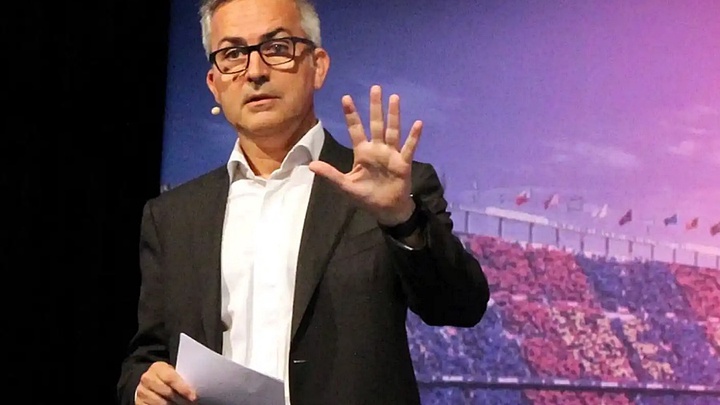 "Chủ tịch tương lai" của Barcelona tuyên bố mời Messi quay lại