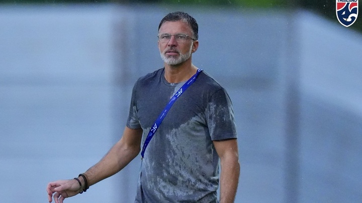 Trận ra mắt hoàn hảo, HLV Hudson nói điều khiến người hâm mộ Thái Lan bất ngờ