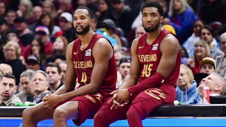 Cleveland Cavaliers bị NBA phạt 100.000 USD vì... cất trụ cột trên ghế dự bị