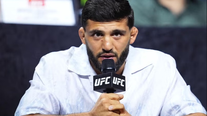 Arman Tsarukyan khẳng định không có vấn đề khi bị UFC "cho vào sổ đen"