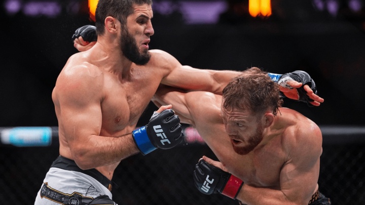 Islam Makhachev tăng cân sốc ở UFC 322 như thế nào?