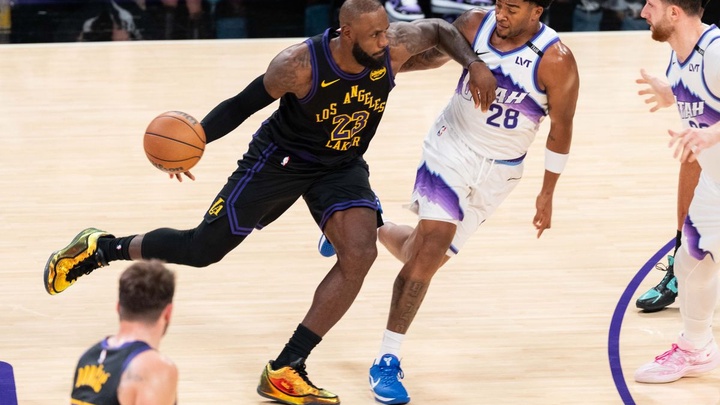 Huyền thoại James Worthy chỉ ra điểm khác biệt của Lakers trong ngày LeBron James tái xuất